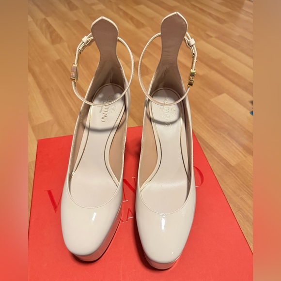 Valentino Garavani Cream Go Patent Platform Heels 37.5 - Picture 3 of 8